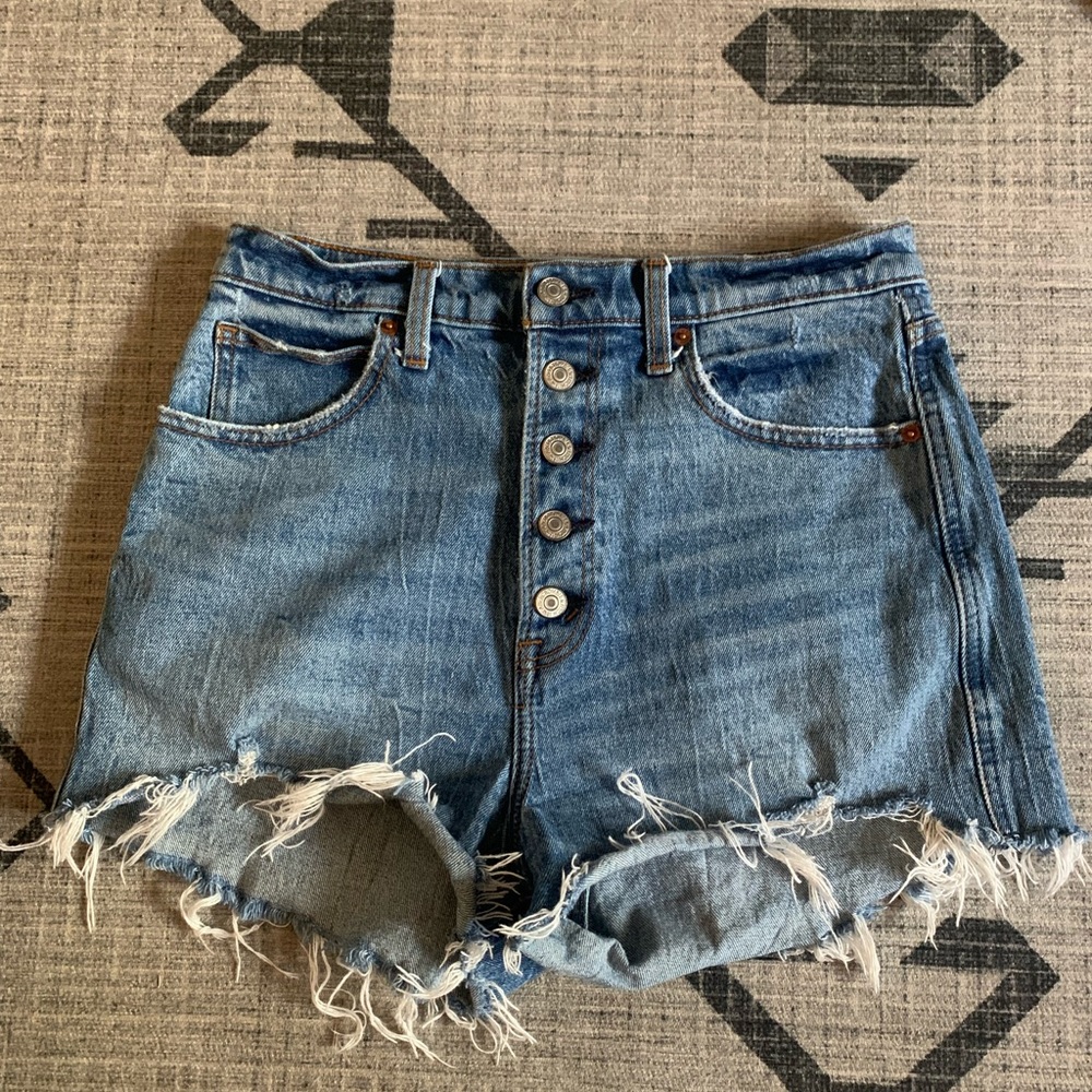 Abercrombie & Fitch Ultra High Rise Mom Short